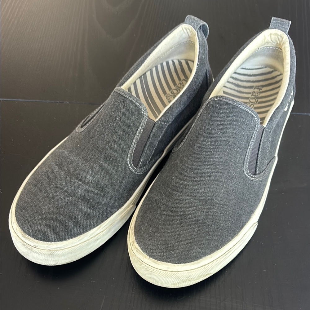 Taos Footwear Gray Sneakers Slip-On Canvas